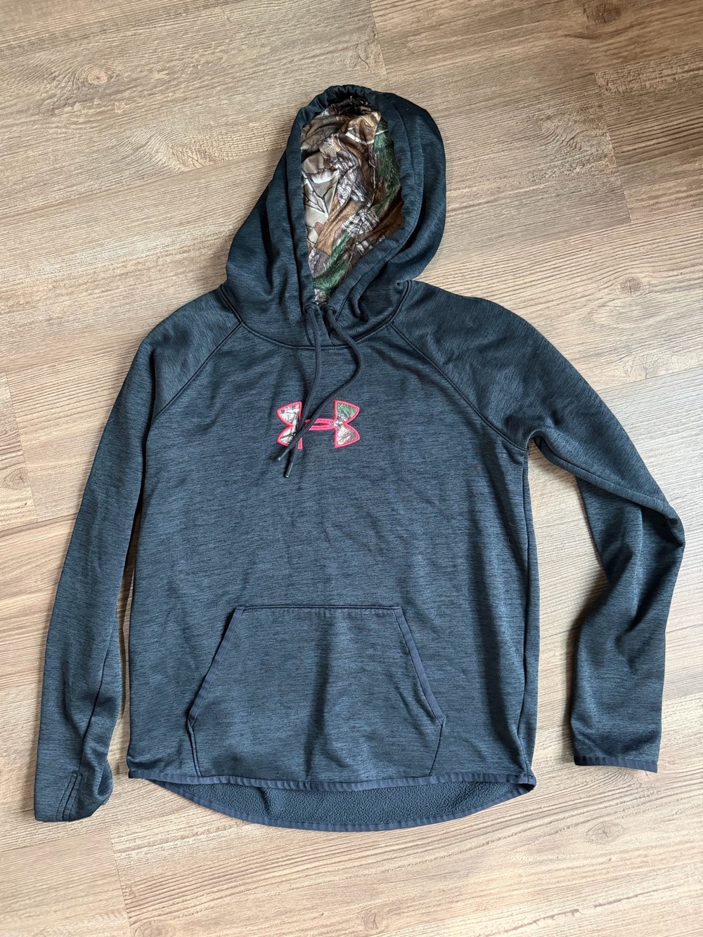 UNDER ARMOUR LOGO CAMO HOODIE